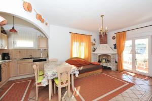 Kuchyň nebo kuchyňský kout v ubytování Apartment Božena