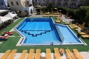Bazén v ubytování Artemis Apartments nebo v jeho okolí
