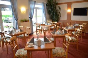 En restaurang eller annat matställe på Hotel-Pension Pastow Garni