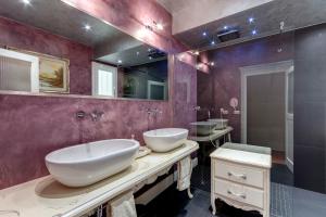 Ванна кімната в Florence Apartments, Home Feeling
