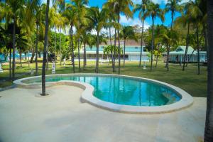 The swimming pool at or close to Bequia Plantation Hotel