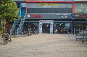 a group of motorcycles parked in front of a building at Hotel Vijanta Banquet in Sasarām