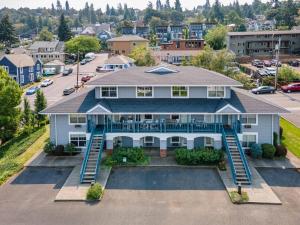 an aerial view of a house with a driveway at 08 Lodge in Hood River