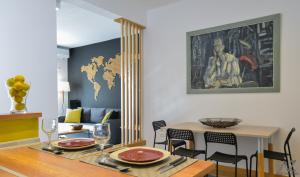 A seating area at Phaedra Apartment