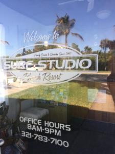 Majutusasutuses Surf Studio Beach Resort olev sertifikaat, autasu, silt või muu dokument