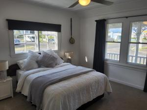 Gallery image of Honeymoon Cottage in Thames +8 photos