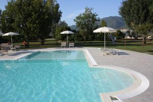 The swimming pool at or close to Agriturismo La Pisana