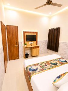 Gallery image of Cosmic Elite Krishiva Hotel Vrindavan - Affordable Rooms at Central Location in Vrindāvan