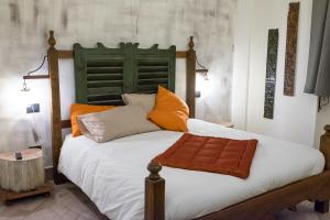 Cama ou camas em um quarto em ViaBasso11 Guest House