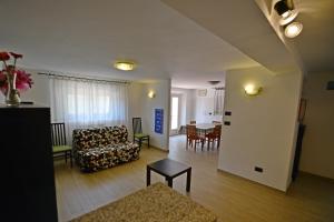 Posedenie v ubytovaní Appartamento Pietri