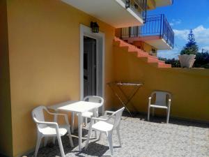 Un balcon sau o terasă la Baladinos Apartments