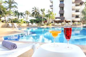 Bazén v ubytování Rayong Chalet Resort nebo v jeho okolí