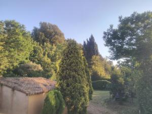 A garden outside Bed and Breakfast di Francia
