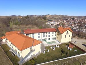 Foto dalla galleria di SPA Roero Relax Resort a Canale