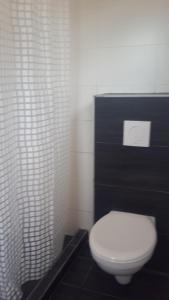 Um banheiro em Great Hill View Apartment