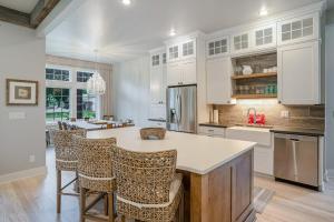 Gallery image of Lakeshore Luxury in Union Pier