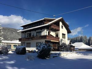 Gästehaus Nassfeld v zimě