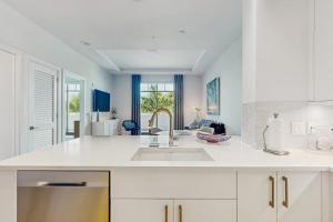 Gallery image of SoCe Flats 204 in Naples +14 photos