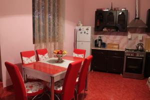 Kuchyň nebo kuchyňský kout v ubytování Guesthouse Medea on Pushkini 4 + 30 fotografií