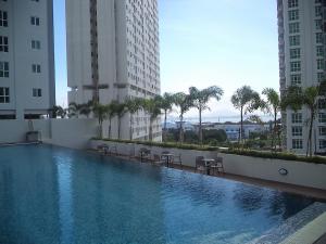 Pearl Suite @ Straits Garden 내부 또는 인근 수영장
