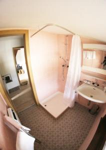 Kúpeľňa v ubytovaní Family Friendly Chalet - Central with Beautiful Mountain Views