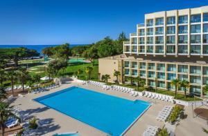 Bazén v ubytování Hotel Materada Plava Laguna nebo v jeho okolí