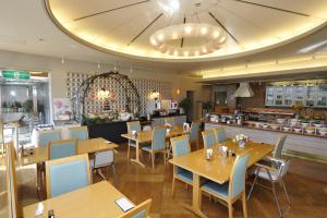 Nhà hàng/khu ăn uống khác tại Fukuoka Recent Hotel +24 ảnh