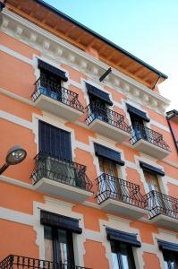 The building in which a vendégházakat is located