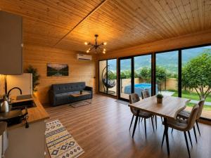 Hồ bơi trong/gần NorWay2