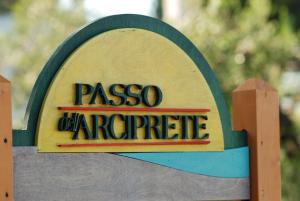 a sign that reads paso wilagency at Villaggio Passo Dell'Arciprete in Vieste