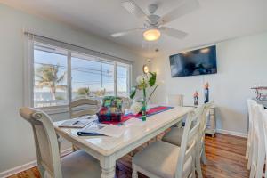 TV a/nebo společenská místnost v ubytování Heaven Can't Wait