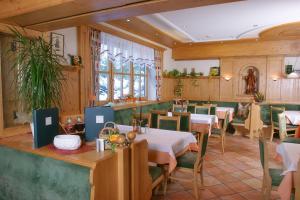 Restaurace v ubytování Gasthof Neuwirt