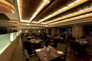Restorāns vai citas vietas, kur ieturēt maltīti, naktsmītnē Goutham Grand Hotel