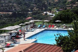 Bazén v ubytování Mykali Hotel nebo v jeho okolí + 34 fotografií