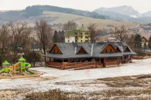 Výhľad na hory alebo výhľad na hory priamo z of the country house