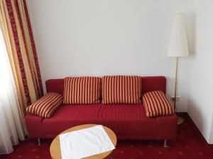 A seating area at Hotel Wirt im Feld