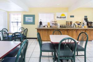 Restaurace v ubytování Days Inn by Wyndham McAllen