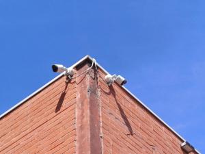 a roof with two cameras on top of a building at Hôtel Toulouse Labège in Labège
