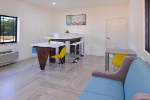Posezení v ubytování Scottish Inn & Suites - Conroe