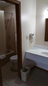 Ένα μπάνιο στο Foster Inn Monticello