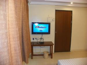 TV a/nebo společenská místnost v ubytování Hotel Rajdeep