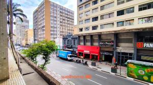a view of a city street with tall buildings at Apartamento em Campinas a 300m do Centro in Campinas
