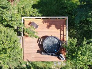 an overhead view of a small wooden structure at Dom w górach Saganówka Beskidy in Międzybrodzie Bialskie
