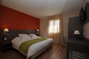 Gallery image of Hotel le Caiman in Pierrelatte