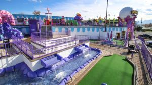 an image of a water park on a cruise ship at #7 Studio Town Place 2 in Sevierville