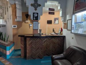 Televisor o centre d'entreteniment de cozy room with swimming pool