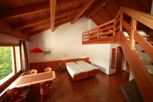 Llit o llits en una habitació de Hotel Albula & Julier