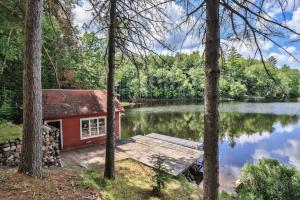 a cabin on a lake with a dock at Casa Maria in Mercer +77 photos