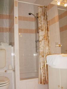 Ένα μπάνιο στο Gaestehaus Rehbein +8 φωτογραφίες