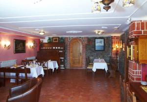 A restaurant or other place to eat at Casa Rural Azaga Adults Only